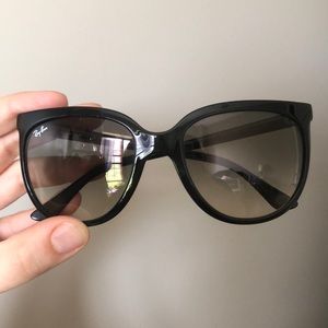 Ray-Ban Rounded Cat-Eye Sunglasses